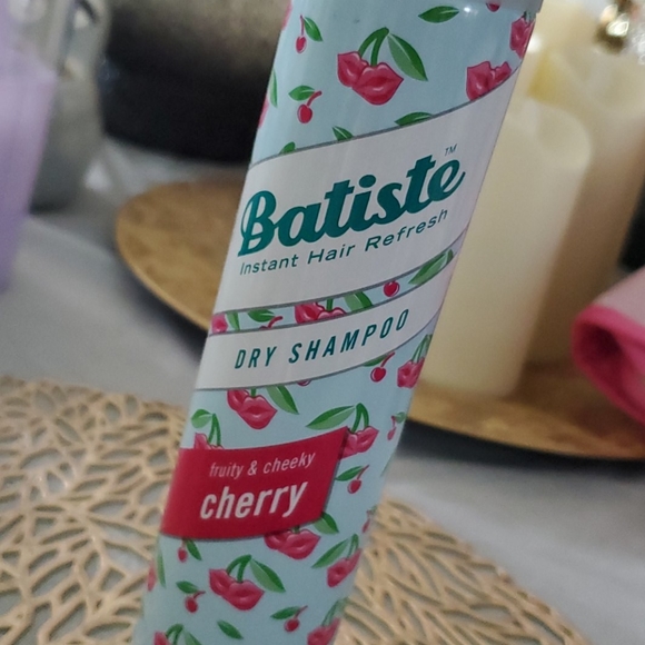 BATISTE CHERRY DRY SHAMPOO 200 ML - Picture 2 of 4